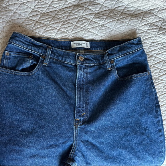Abercrombie & Fitch Classic Denim Jeans - Picture 3 of 4